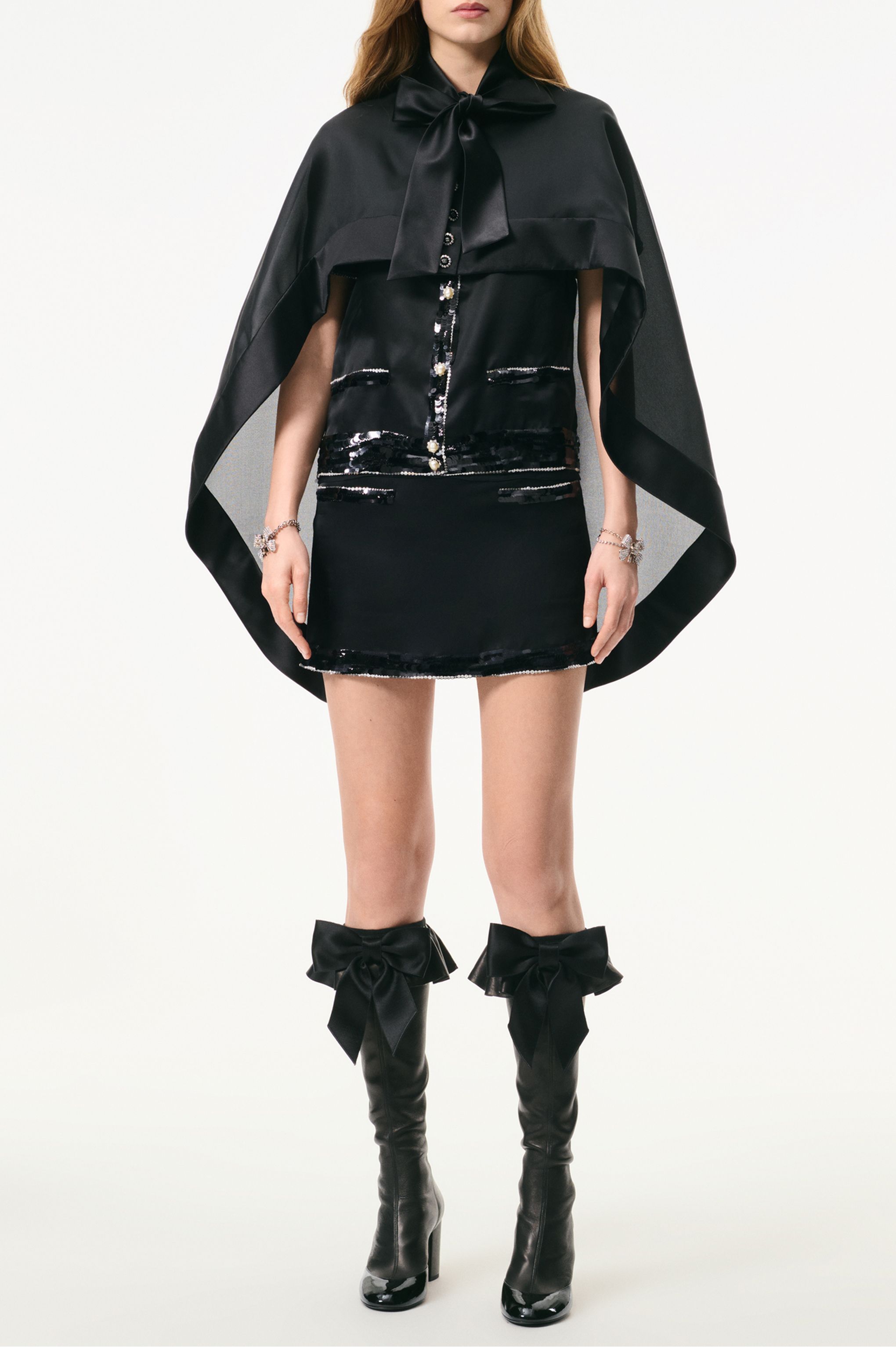 ケープ - シルク オーガンザ、ブラック — ファッション | CHANEL シャネル