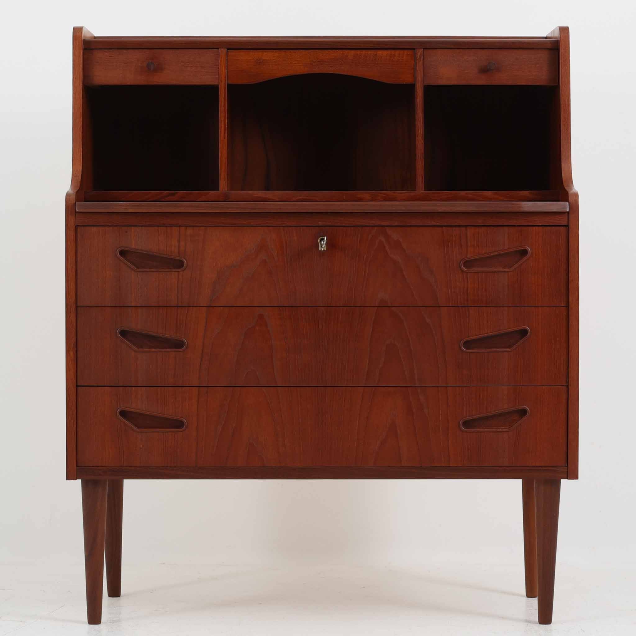 北欧ビンテージ家具ビューロ | 機能的で美しいデザインが魅力の