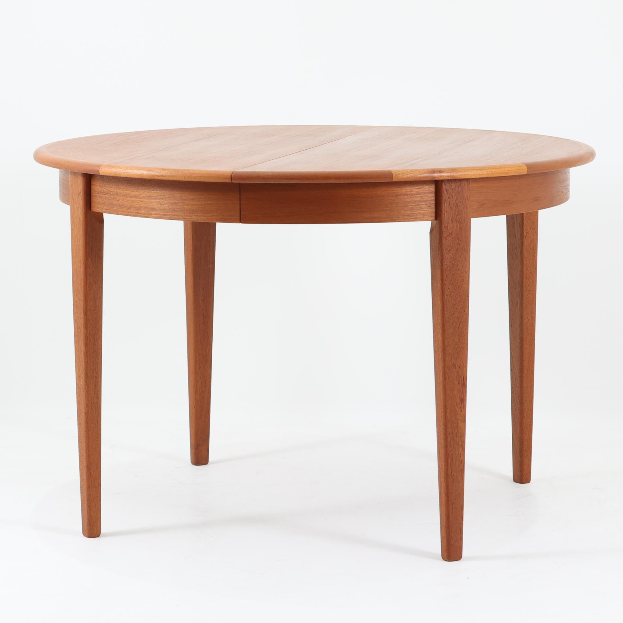 北欧ビンテージ家具テーブル | モダンで機能的なデザインのテーブル