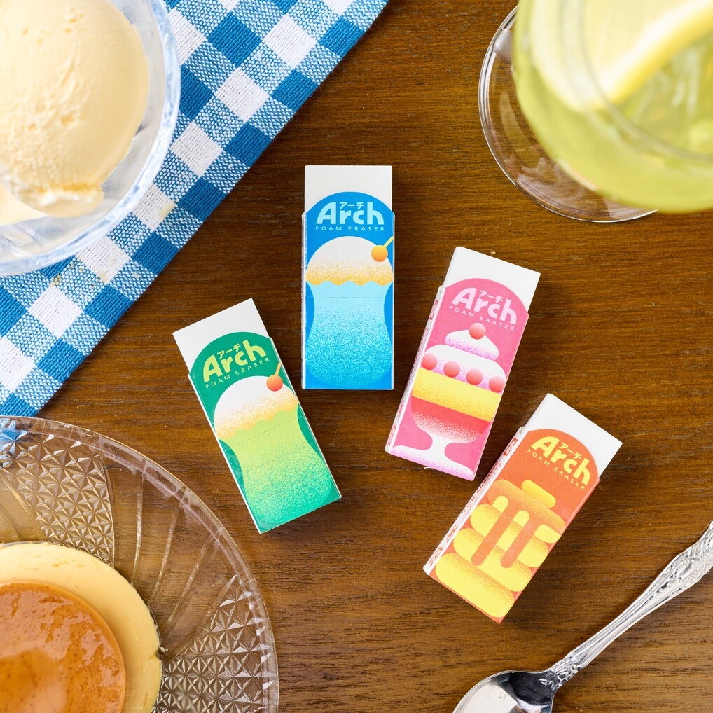 レトロ喫茶」をイメージしたノスタルジー感あふれるデザイン アーチ