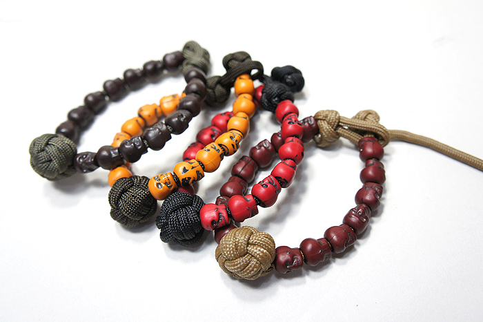 スカルビーズがアクセント！パラコート仕様のアウトドアスタイル