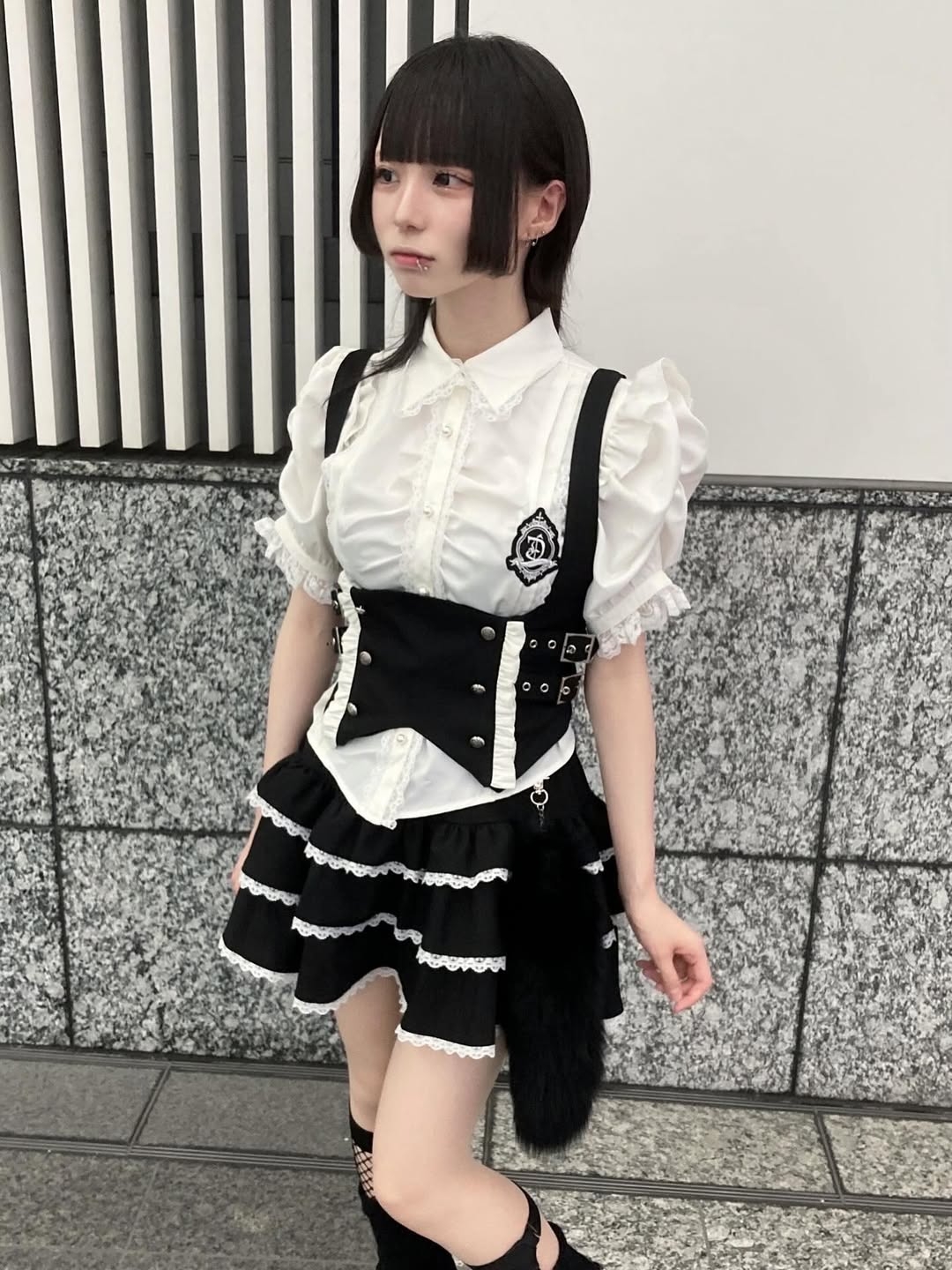 DimMoire【ディムモアール】チャーム付きフリルミニスカート/Black