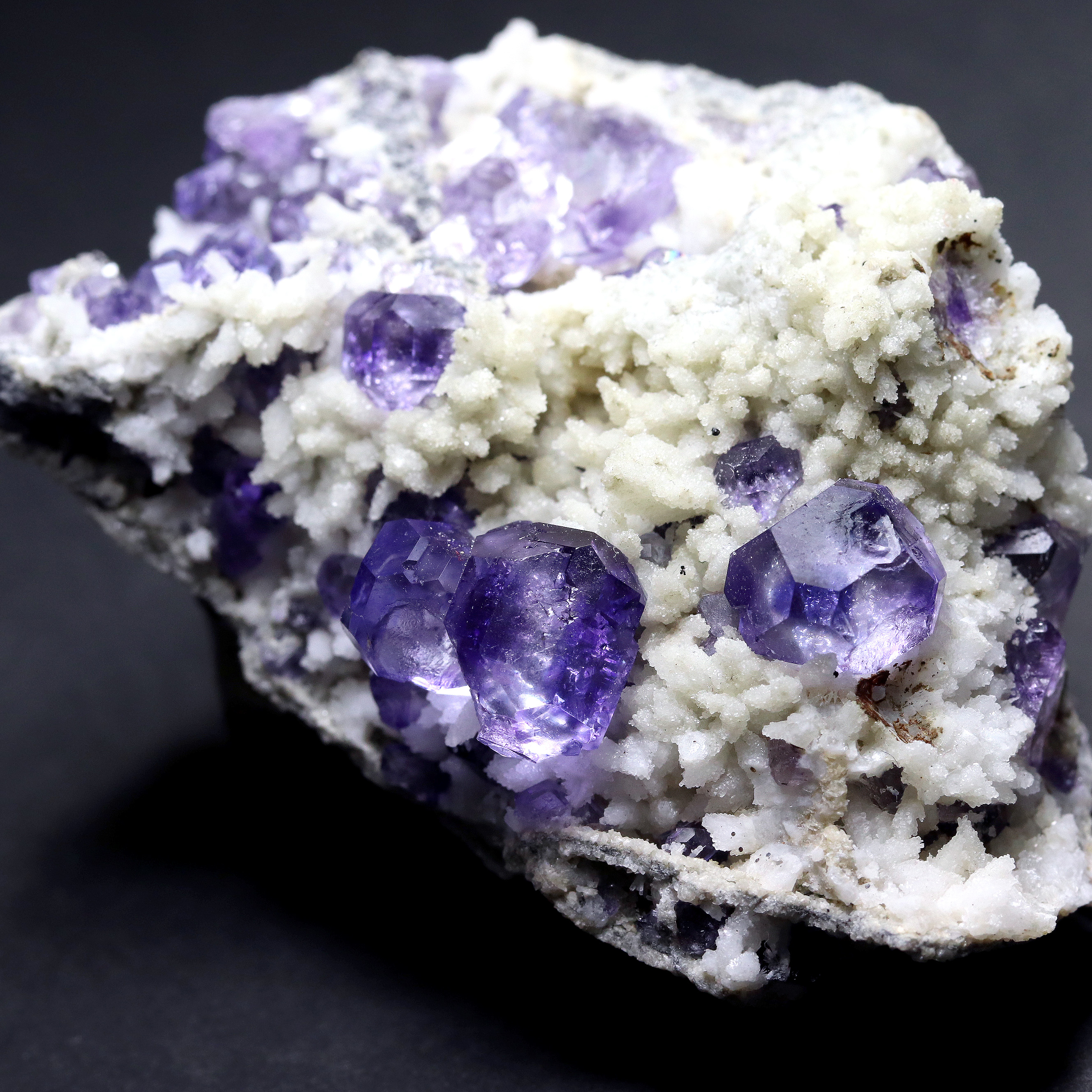 店長厳選】中国福建省産パープルフローライトクラスター（カルサイト