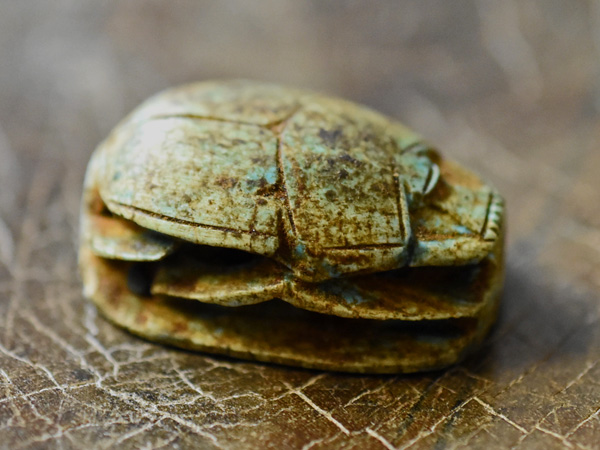 2412】古代エジプトファイアンス製スカラベ(フンコロガシ),とんぼ玉