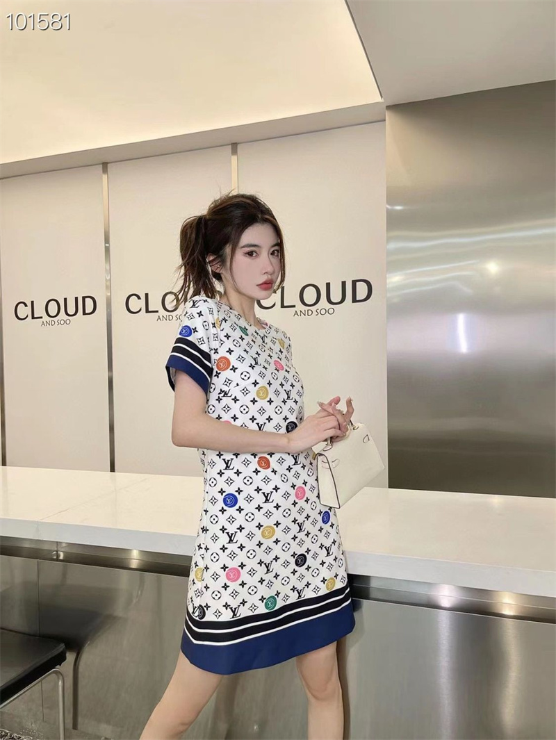 ルイヴィトン ワンピースハイブランドLouis Vuitton 夏 スカート 高