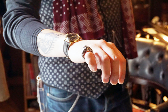 PEANUTS & Co. TWO FACE HORSE RING B.S.W. market place