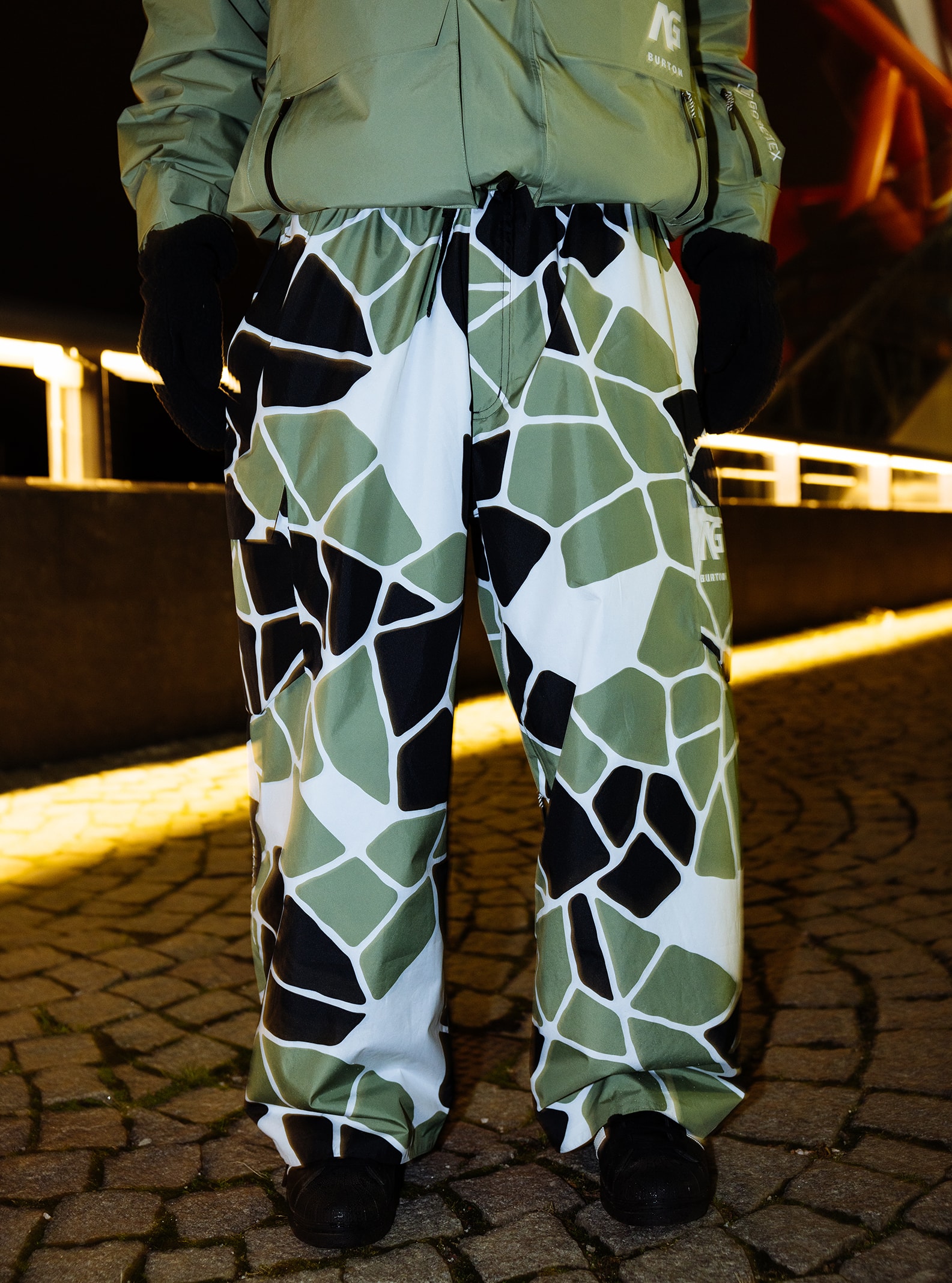 Burton Men's Analog 2L GORE Flyrail Pants | Burton.com Winter 2024 US