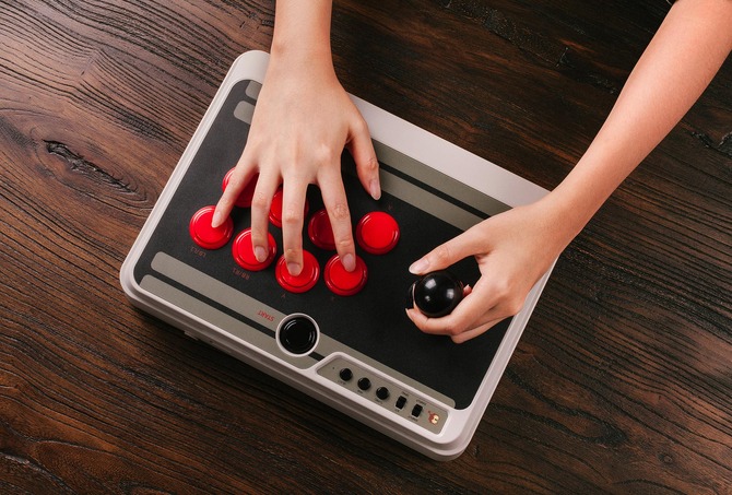 多彩なプラットフォームに対応するアケコン「N30 ARCADE STICK」国内