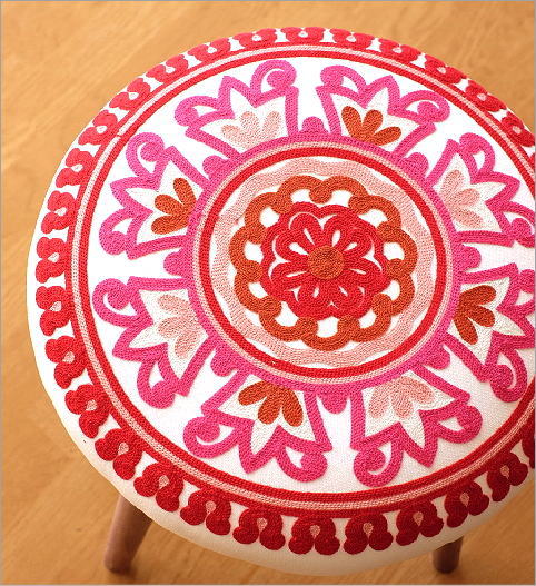 スツール かわいい おしゃれ 刺繍 高さ40cm 低め 木製 可愛い 模様 柄