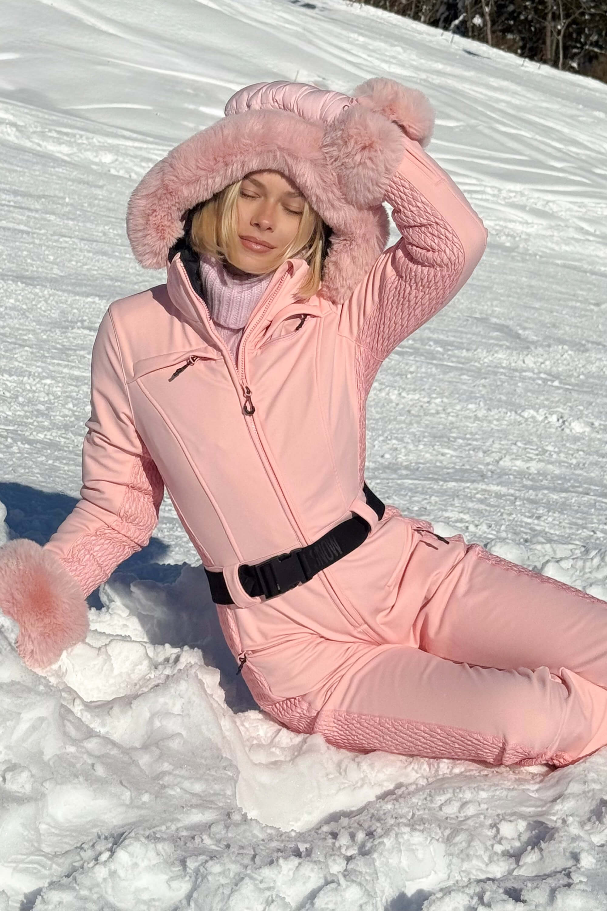 レディース マゼンタ ファー付きシャーリング加工 防水ワンピース