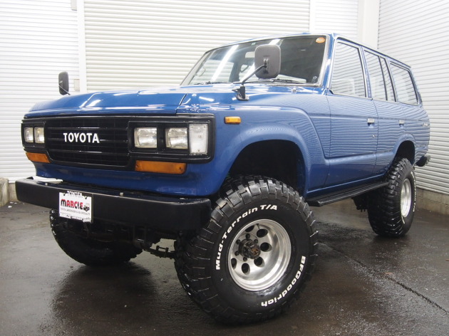 リフトアップスタイルのカッコ良いランクル60 ブルーのボディカラーで