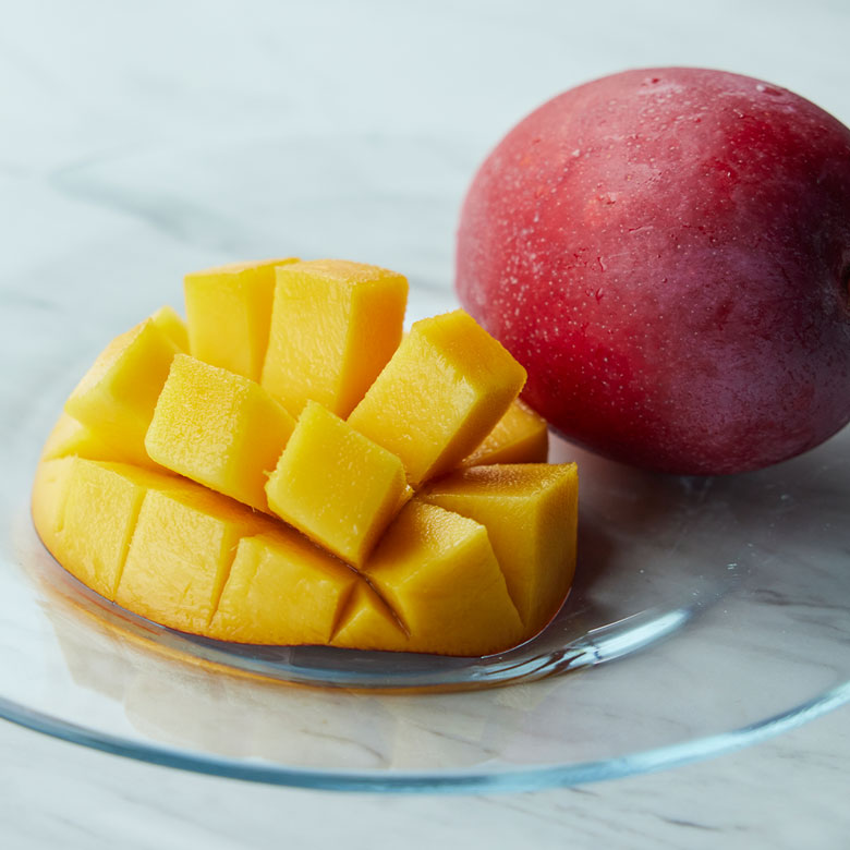 徳田農園 うるま市産完熟マンゴー＜産地直送・送料込み＞ | DEAN