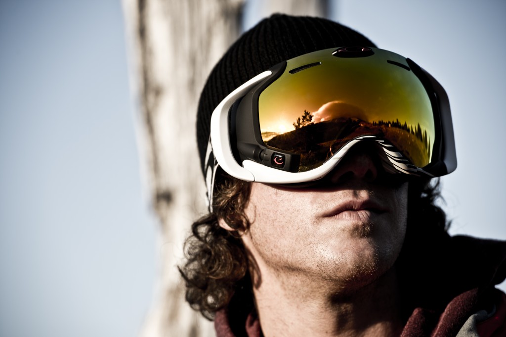 Oakley unveils new Airwave 1.5 goggle featuring Heads-Up Display