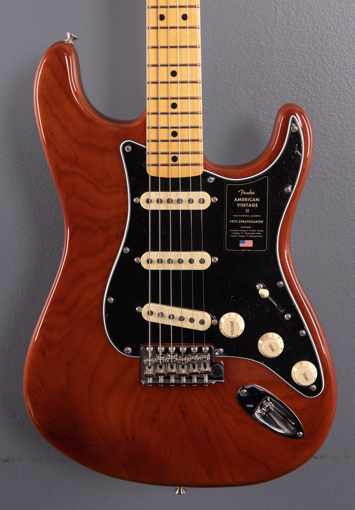 American Vintage II 1973 Stratocaster - Mocha w/Maple – Dave's