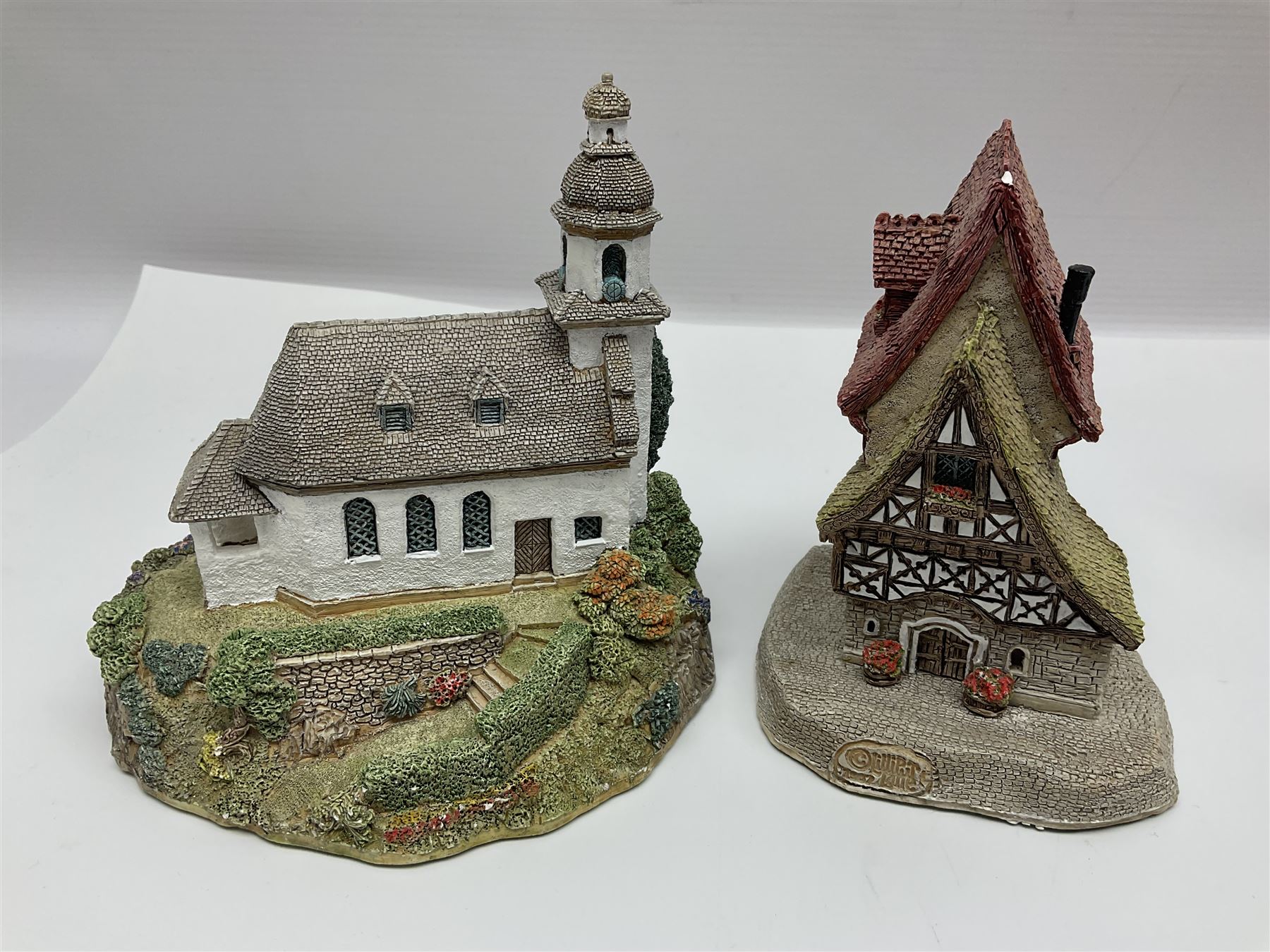 Sixteen Lilliput Lane models from the European collections