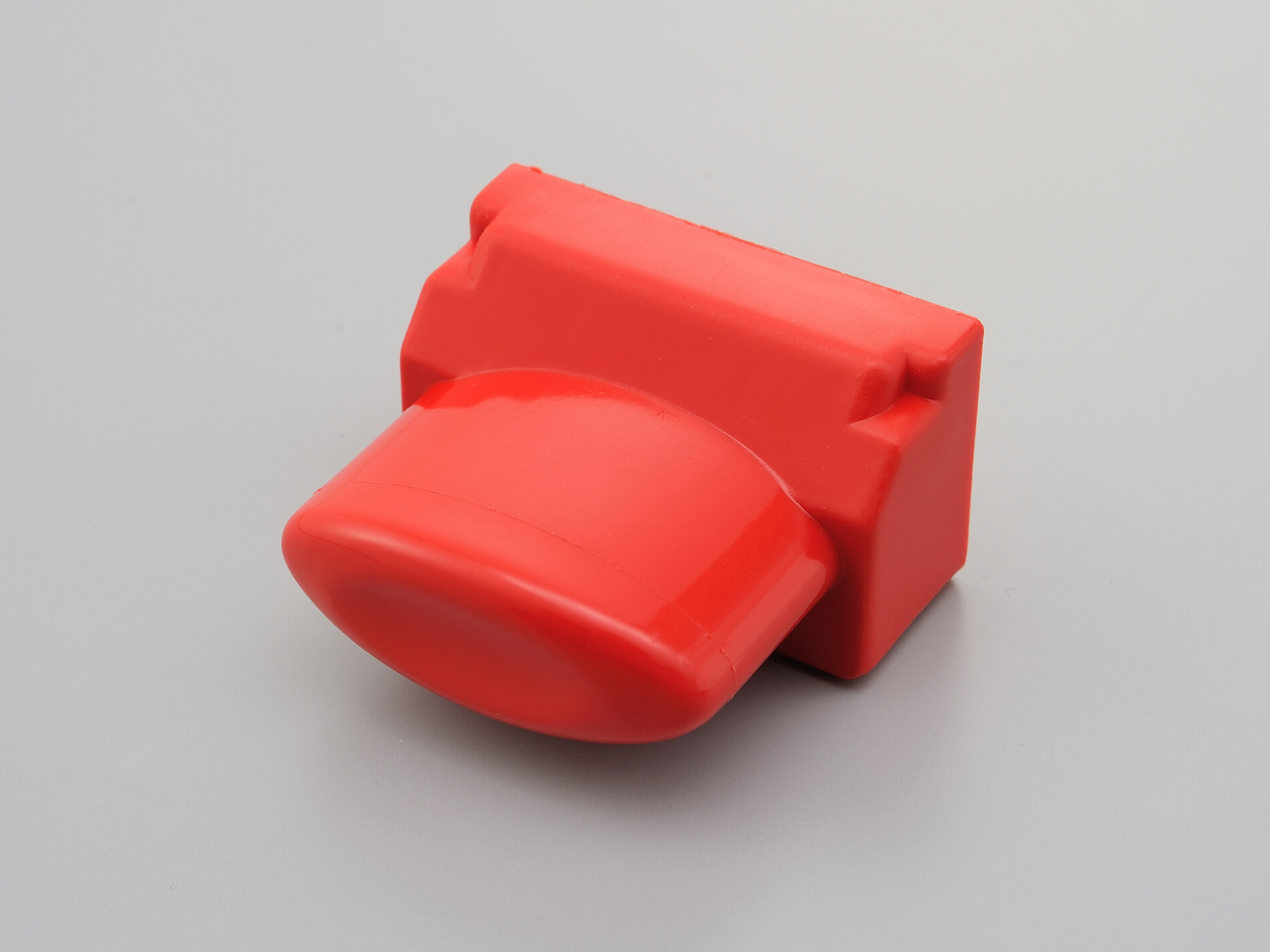 GIVI Z645 プッシュボタン（赤） GIVI ケース 補修部品｜株式会社デイトナ