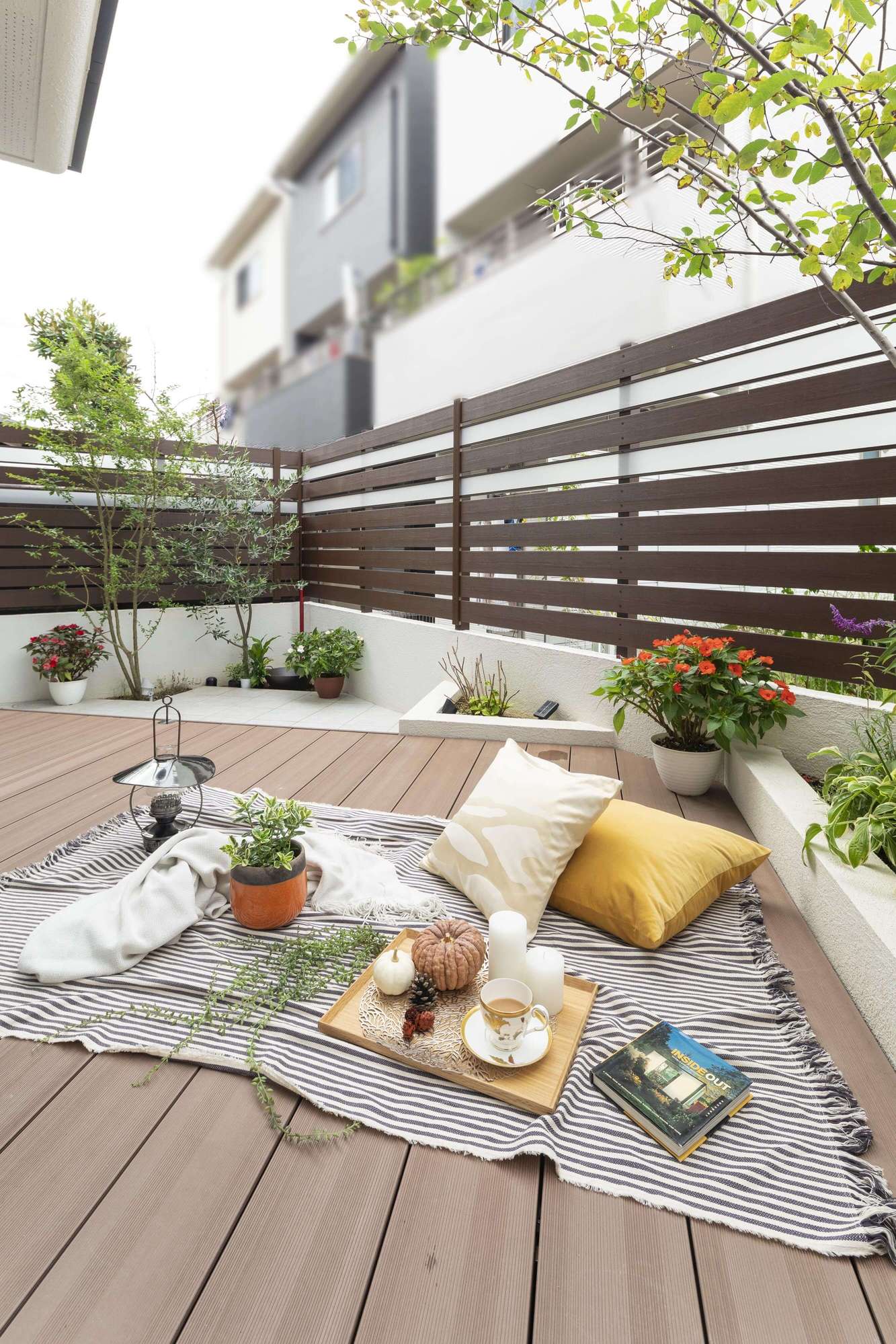 人工木デッキ 樹ら楽ステージ木彫 | 愛知県名古屋市外構・エクステリア