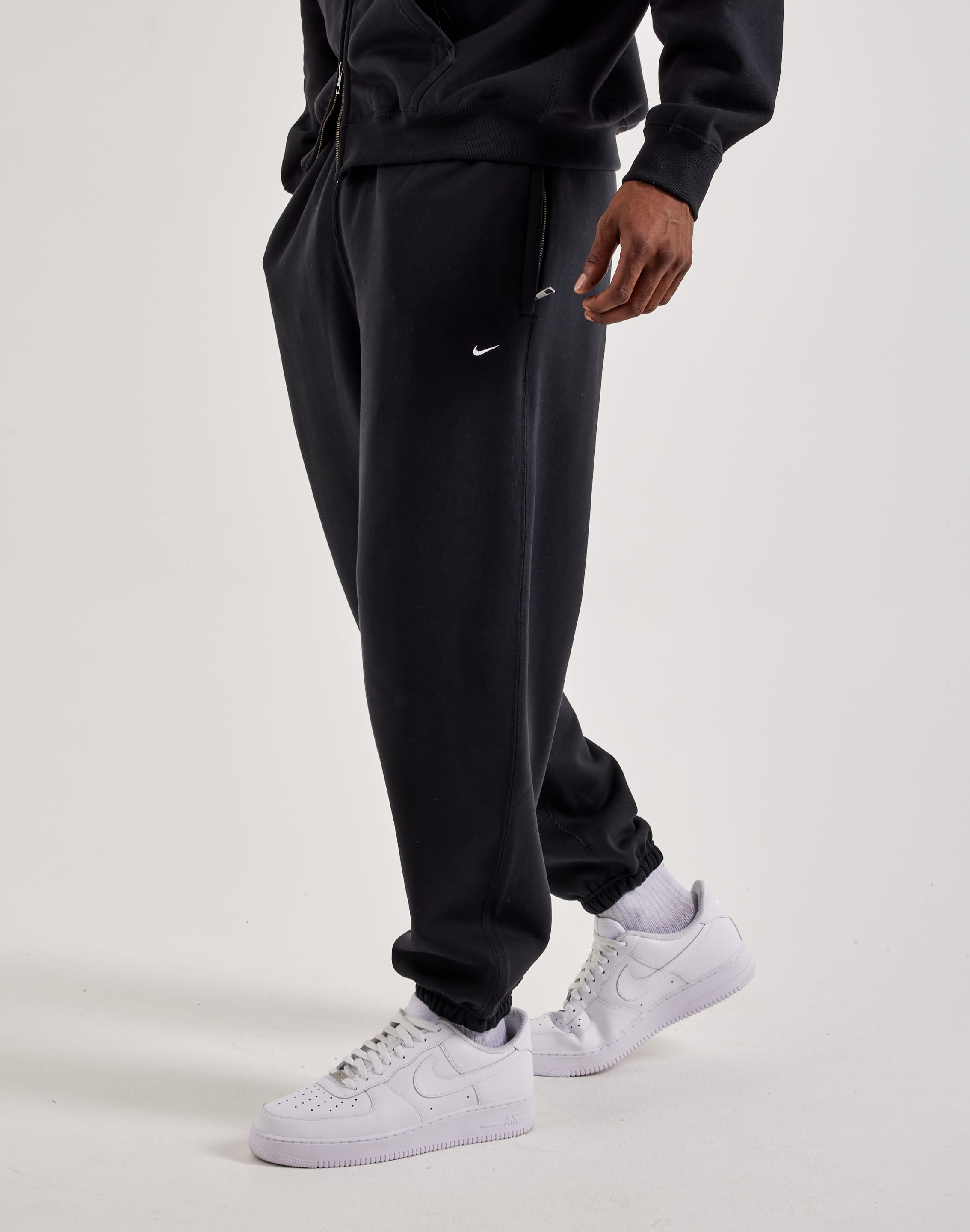 Nike Solo Swoosh Fleece Sweatpants – DTLR