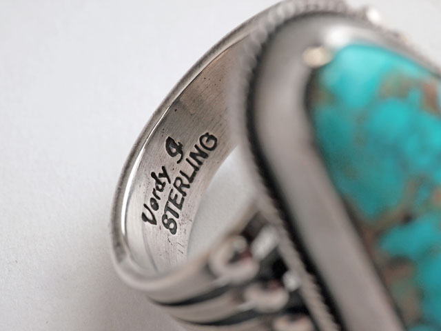 ナバホ 01-0209 ヴァーディー・ジェイク作 タイロン・ターコイズ