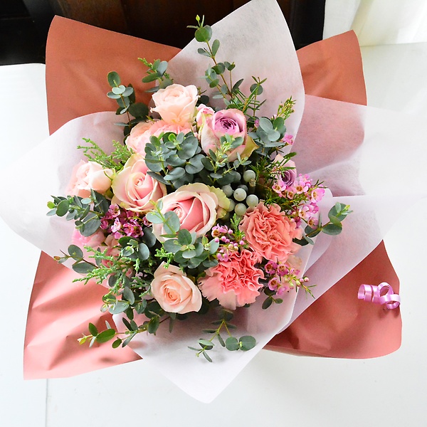 シャビーピンクブーケ「KAMOE／花萌」｜【イーフローラ】フラワー