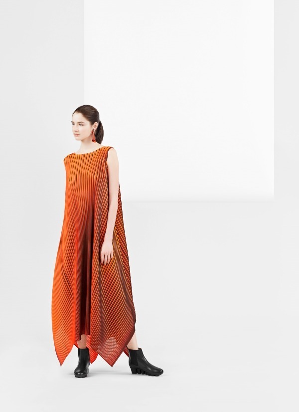 プリーツ プリーズ イッセイ ミヤケ新作、ネオンカラー×ブラックの