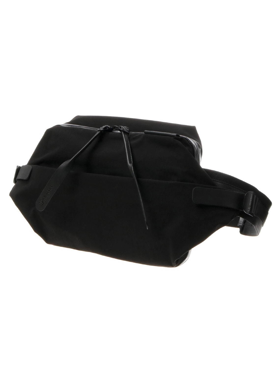 Y's×コート・エ・シエル“雨粒形”バックパックが復活、人間工学に基づい