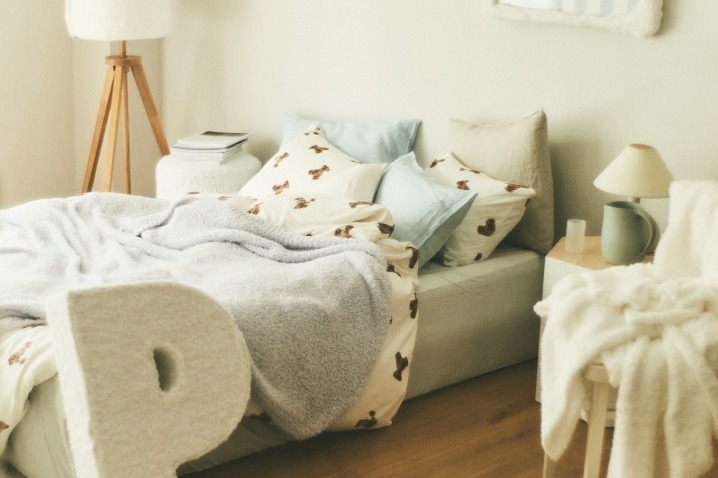 ジェラート ピケ スリープ」“寝具”を扱う新ライン、いちご柄シーツ