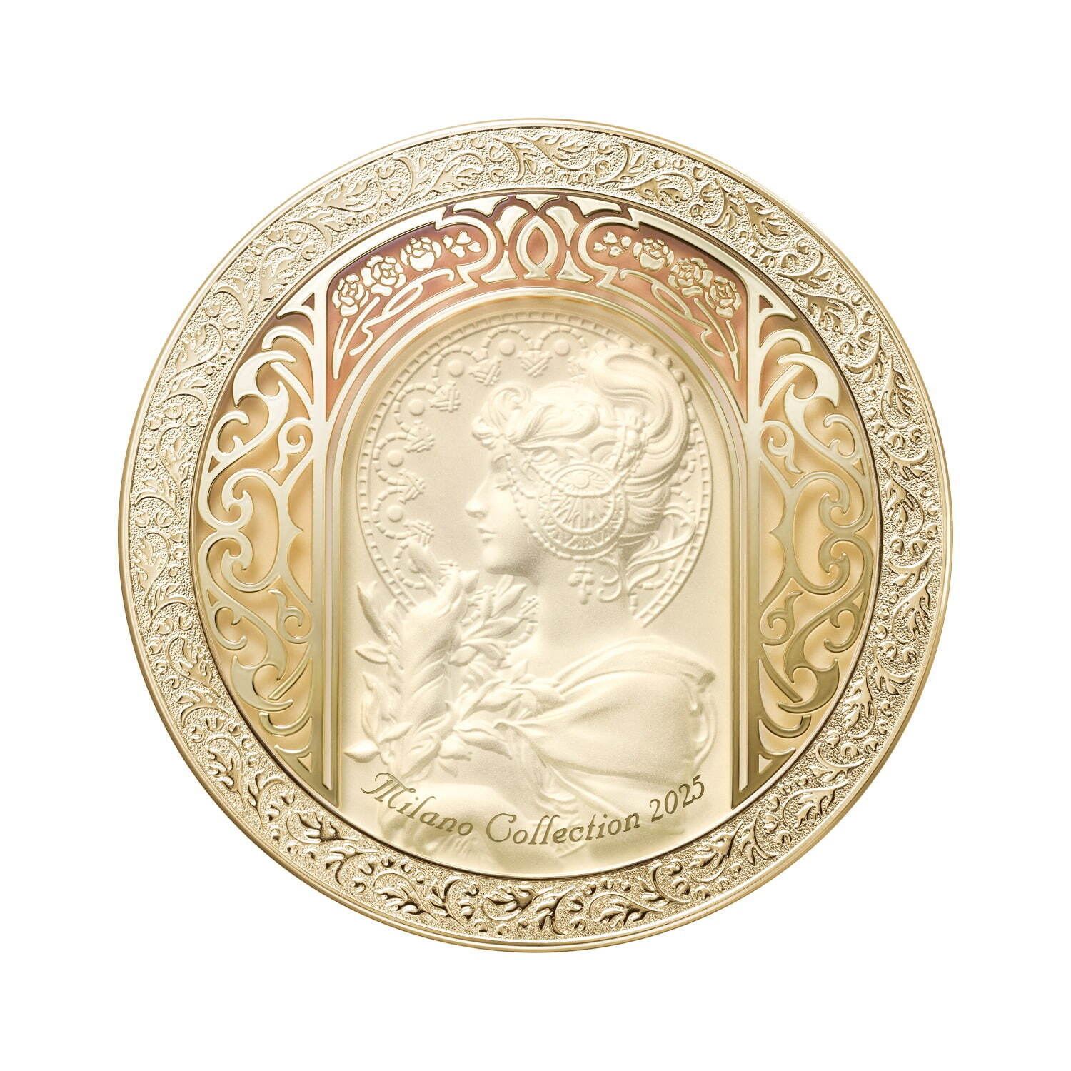 ミラノコレクション“1年に1度”のフェースパウダー、「ミュシャ」の人気