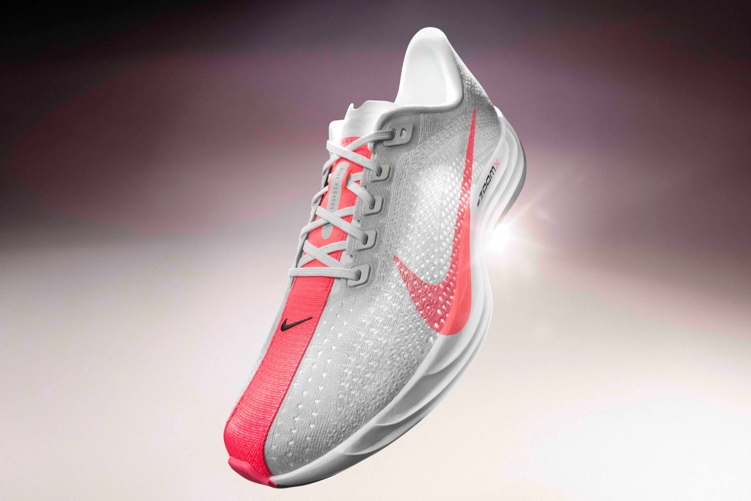 ナイキ2024年新作ランニングシューズ「ペガサス プラス」鮮やかカラー