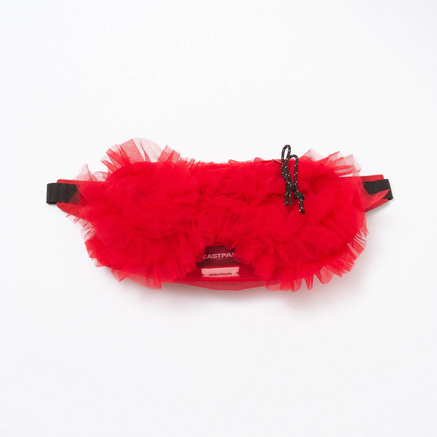 チカ キサダ×イーストパック“真っ赤なチュール”バッグ、横長ウエスト
