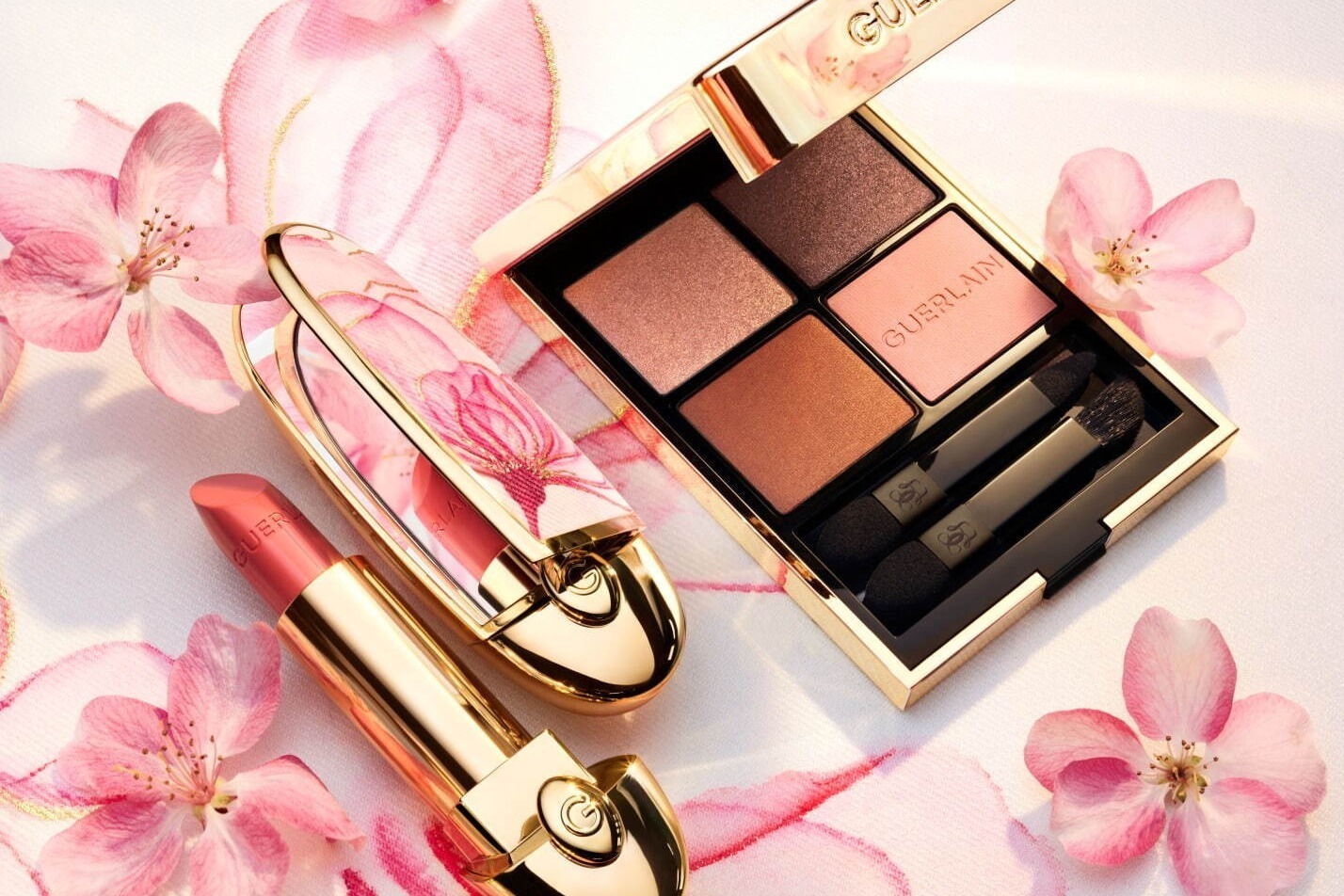 ゲラン25年春コスメ“はちみつカラー”のアイシャドウパレット＆桜咲く