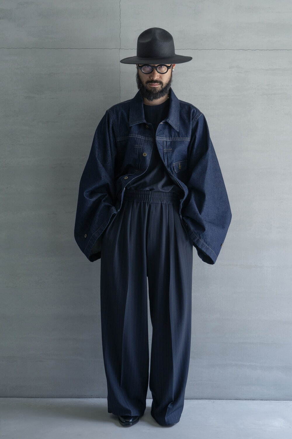 レインメーカー“陶磁器や彫刻”に着想、立体フォルムのジャケット