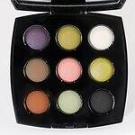 写真9/13｜シャネル2025年クリスマスコスメ、9色アイシャドウ「レ ヌフ