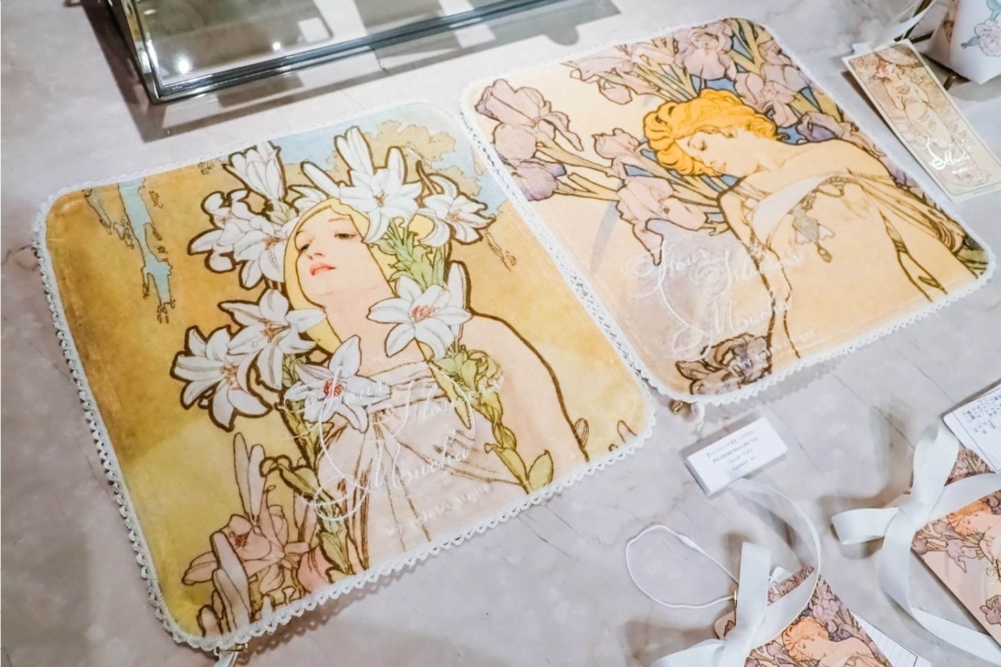 ジェラート ピケ「ミュシャ」のルームウェア、薔薇の花ドレスや女性像