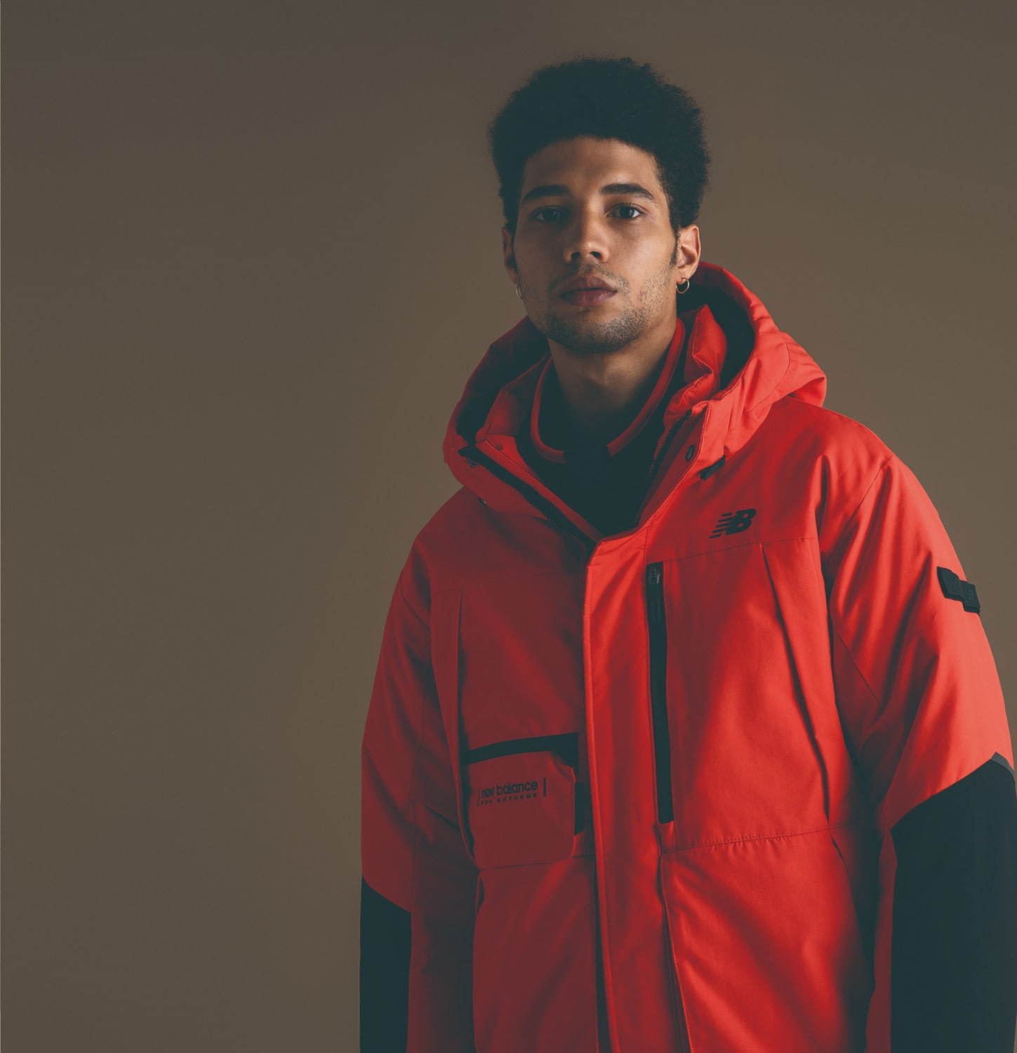 ニューバランスの新作ダウンジャケット、リフレクターを配した軽量＆高