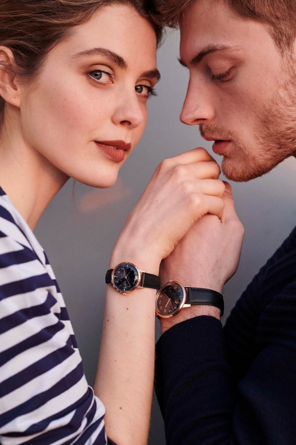 アニエスベーより、シックなレザーベルトの上品ウォッチ - 秋冬の限定