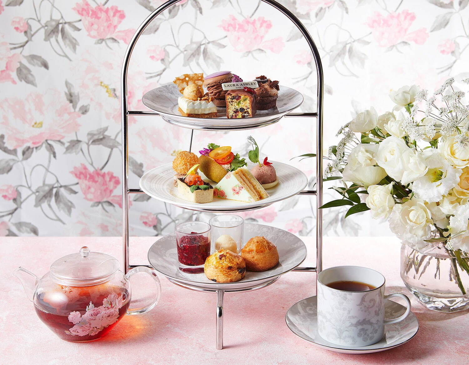 ザ・リッツ・カールトン大阪×ローラ アシュレイのコラボアフタヌーン