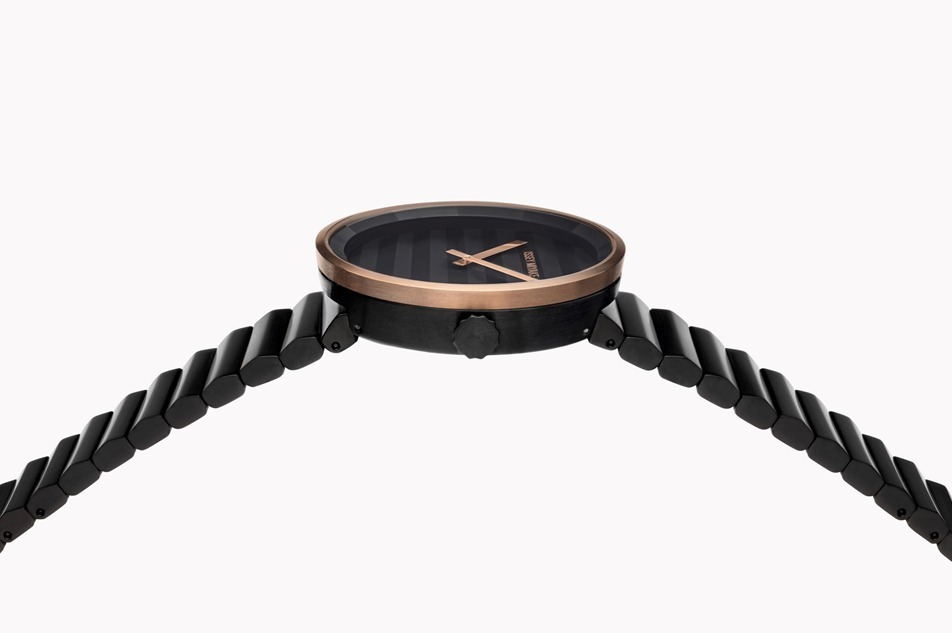 イッセイ ミヤケ ウオッチの新作腕時計「プリーズ」プリーツ着想の