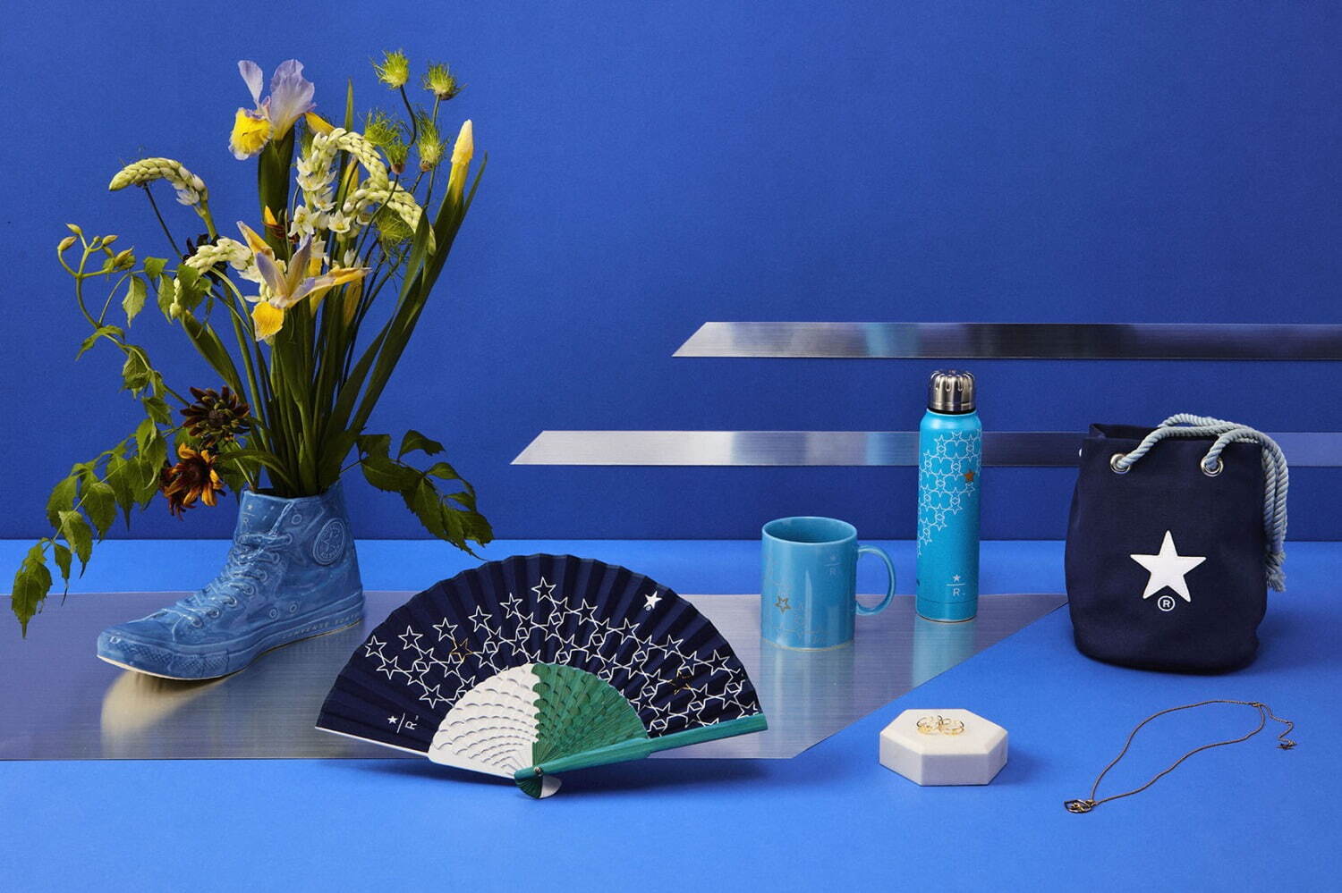 スタバ×ビームス、新キーホルダー型スタバカード「タッチ ザ ドリップ