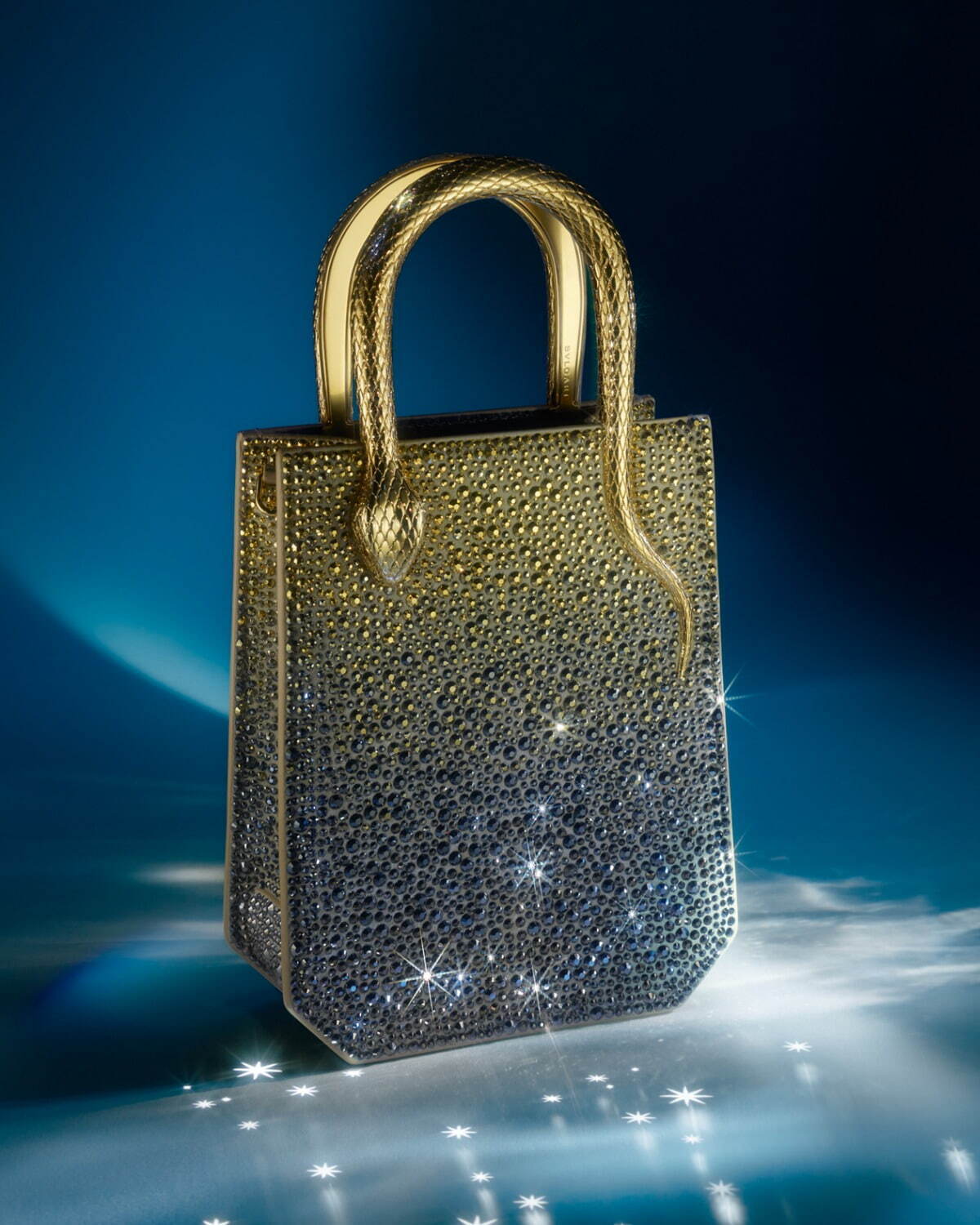 ブルガリのクリスマス「セルペンティ」ブレスレットや“蛇”ハンドル