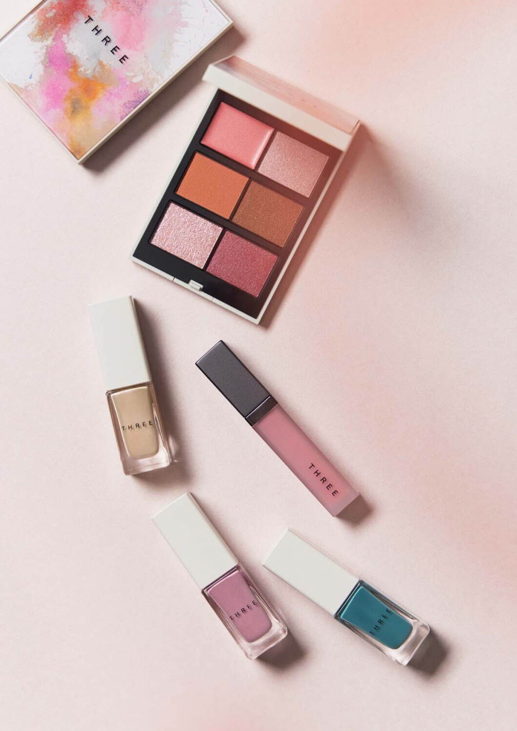 THREE 2023年春コスメ、“さくら”着想のブランド初6色アイパレ＆桜
