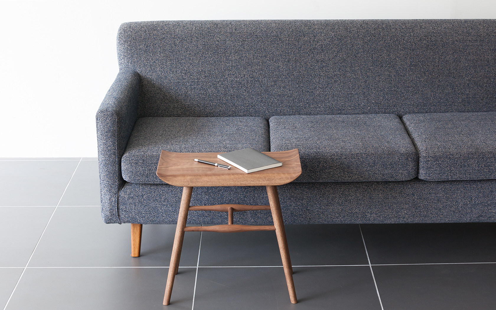 スツールとしても使用できる、STOOLテーブル | ソファ専門店FLANNEL SOFA