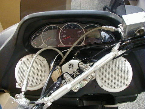 YAMAHA マジェスティー マリンスピーカー取り付け
