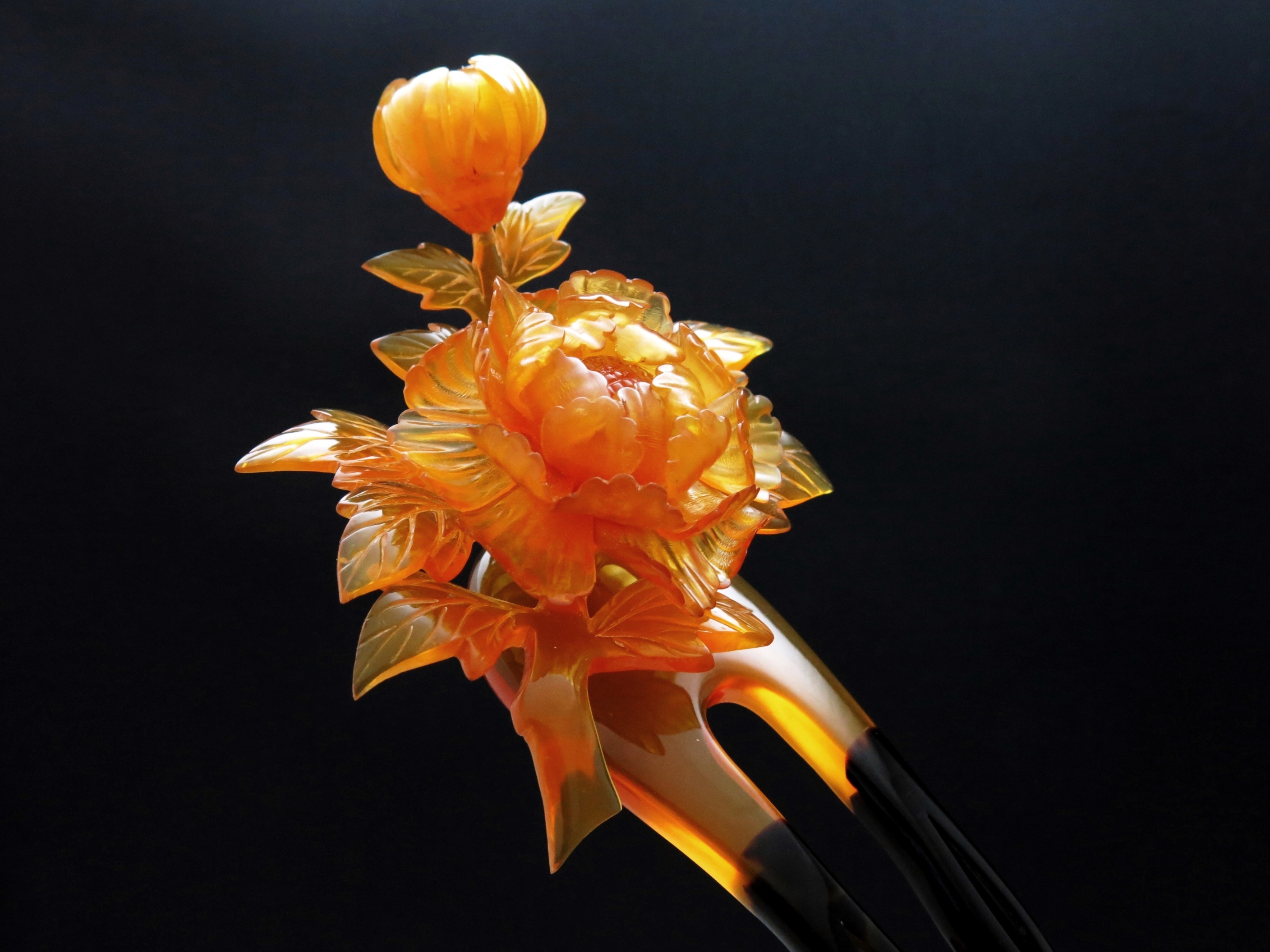 白べっ甲牡丹飾り簪2019｜日本の古き良き伝統技の復刻、振袖、色打