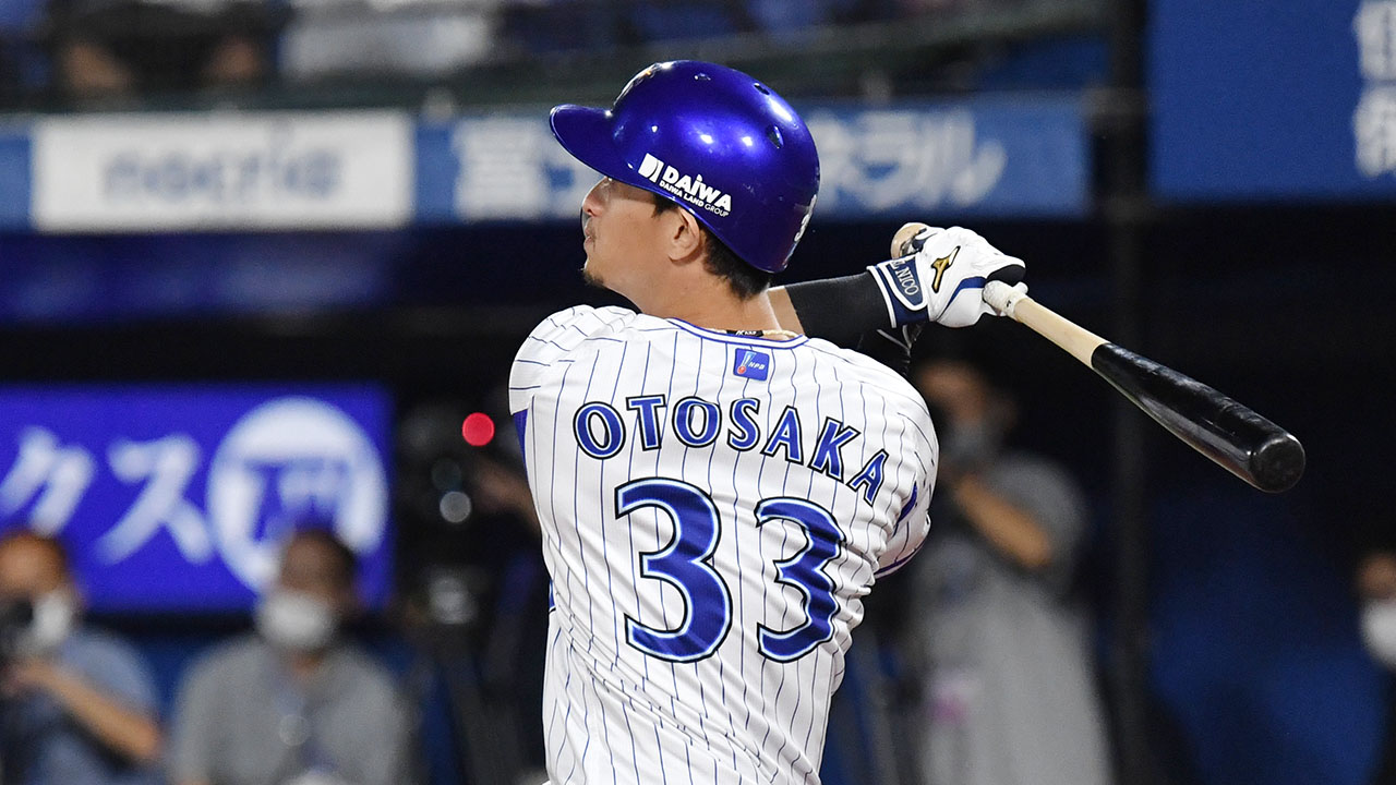 33 乙坂 智（外野手） 横浜DeNA 選手名鑑 | カナロコ by 神奈川新聞