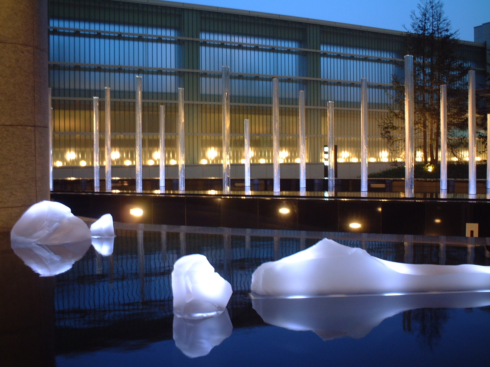 Garden of Gleams | KANO TOMOHIRO GLASS WORKS - ガラス造形作家 狩野