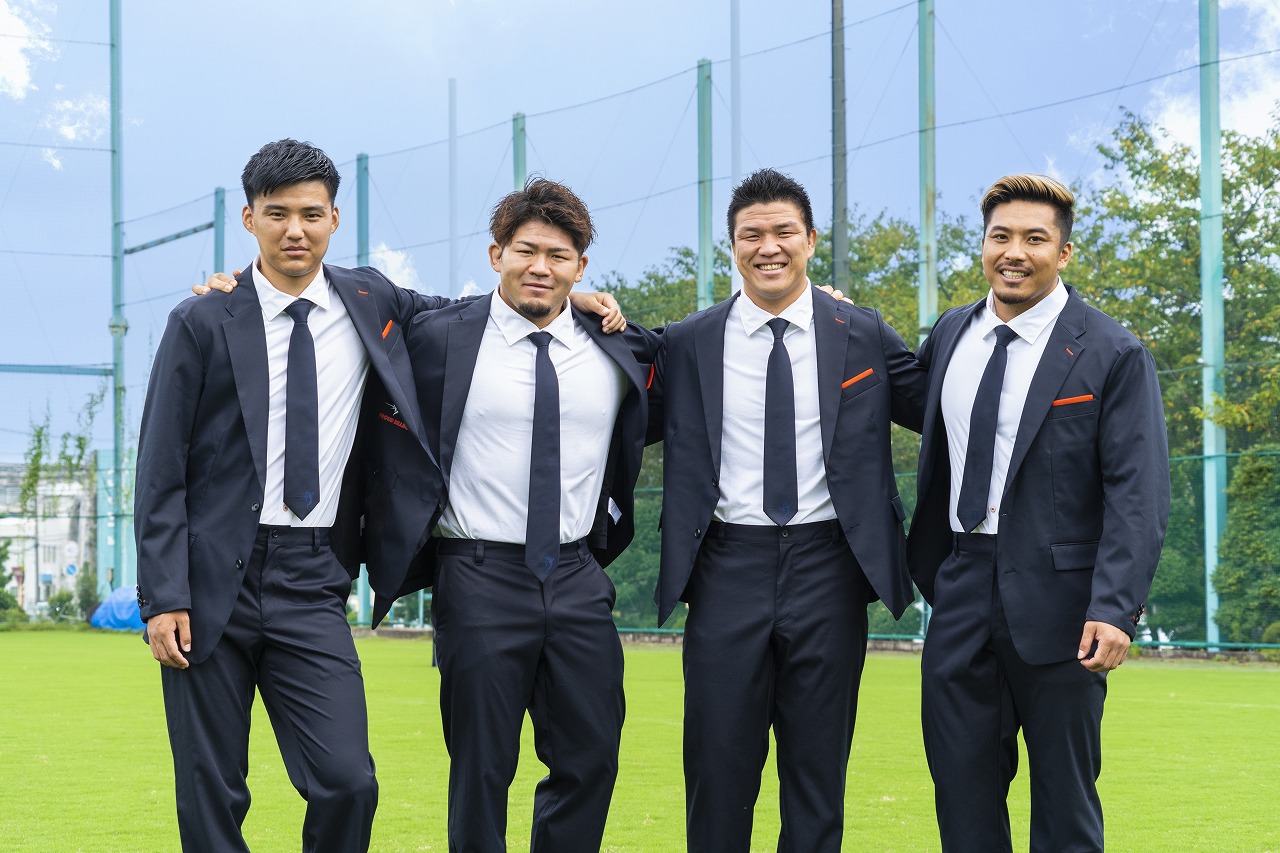 ボーダレスウェアブランド「WWS」 とオフィシャルスーツサプライヤー