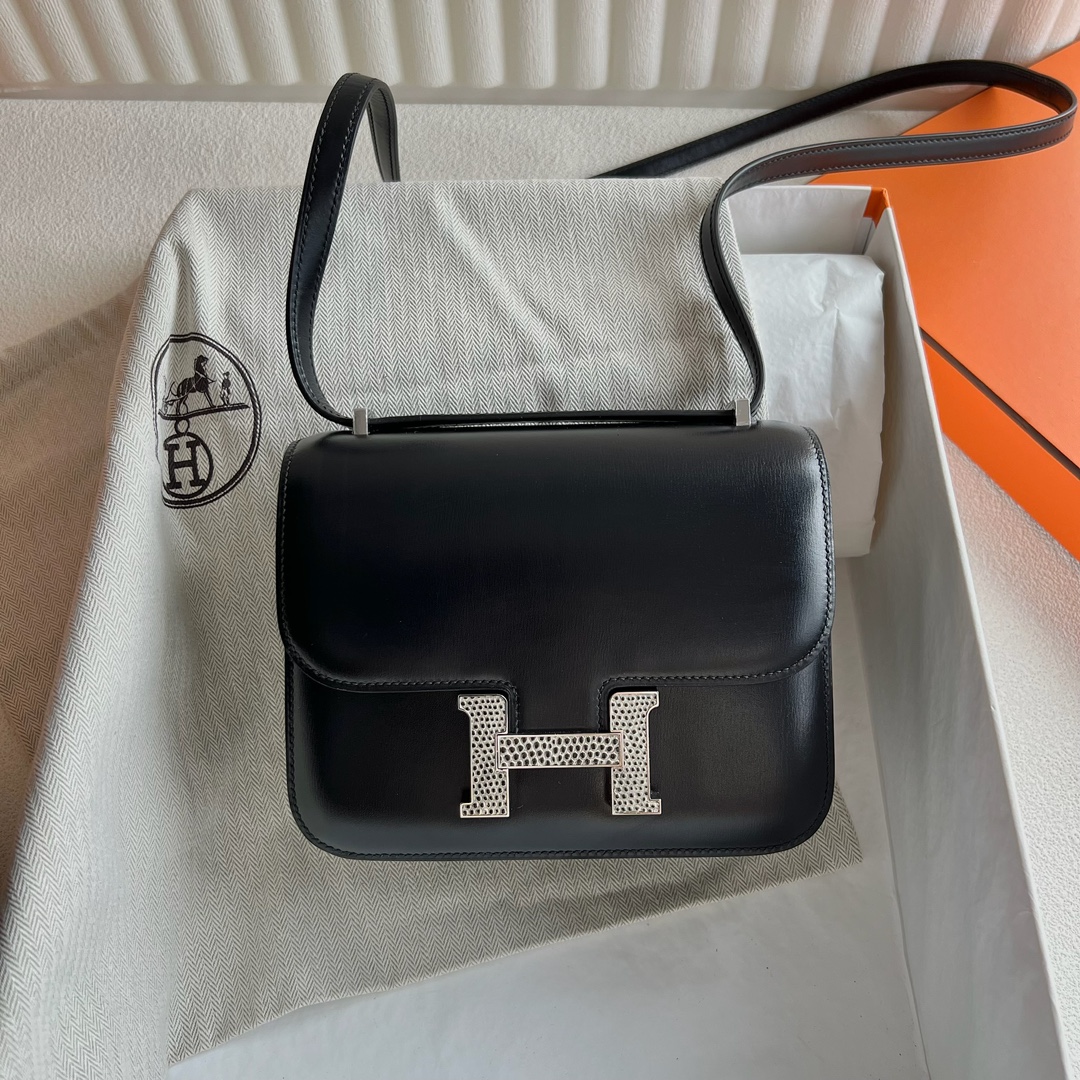 エルメス定価 HERMES コンスタンスミニ 黒 ブラック×オンブレ ヴォー