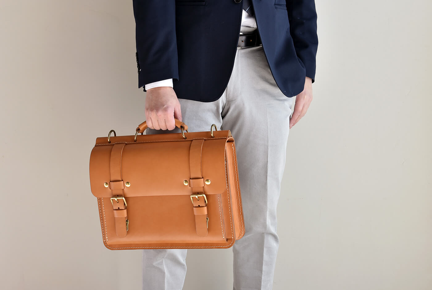 革と共に ～Begin～｜革鞄・革小物のHERZ公式通販