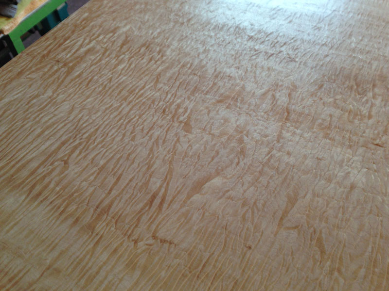 極上杢栃（トチ）無垢一枚板座卓：ダイニングテーブルや手作り家具の